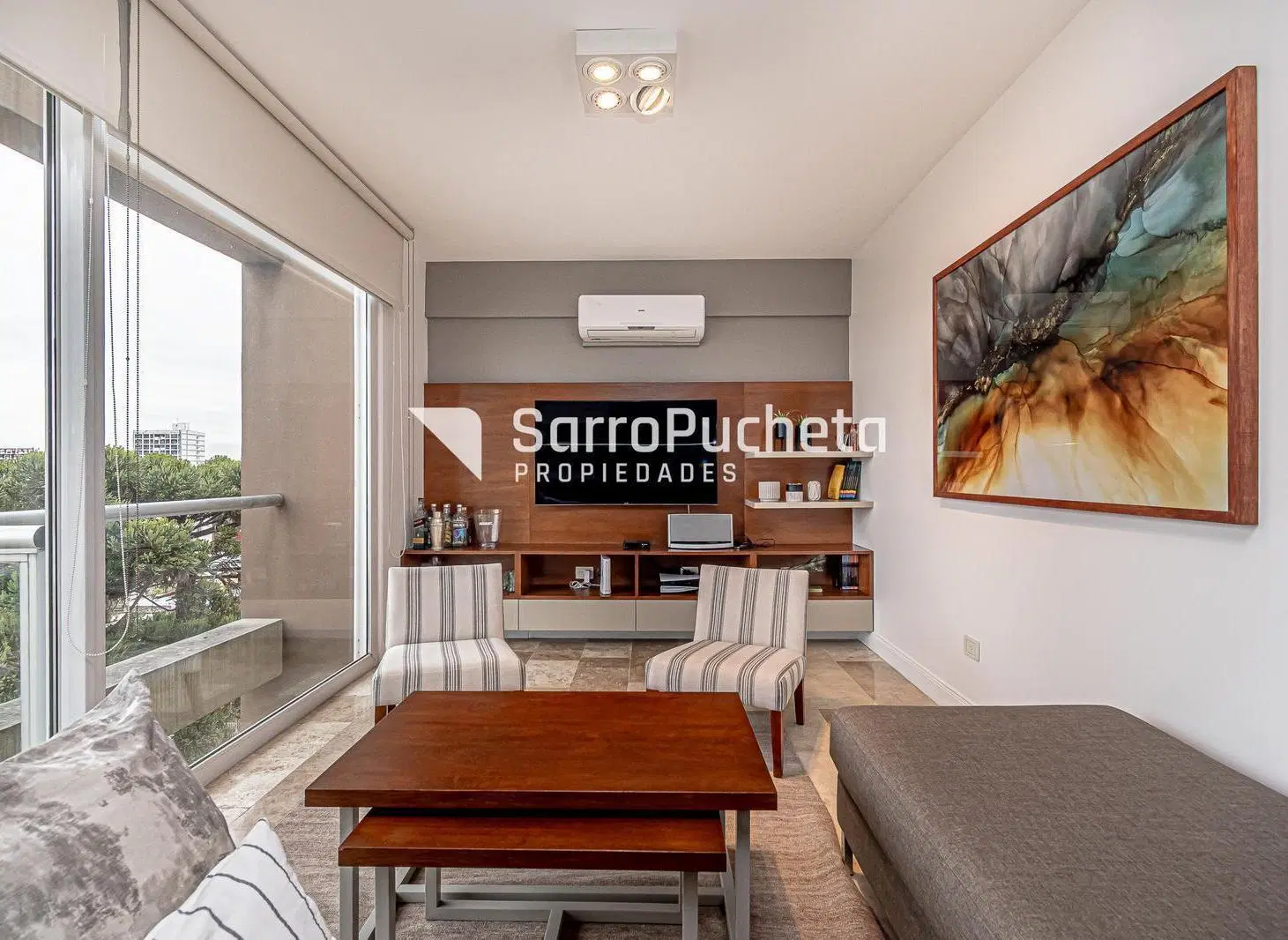 Venta departamento 3 ambientes de categoría al frente con balcón y doble cochera en Ramos Mejia. 3
