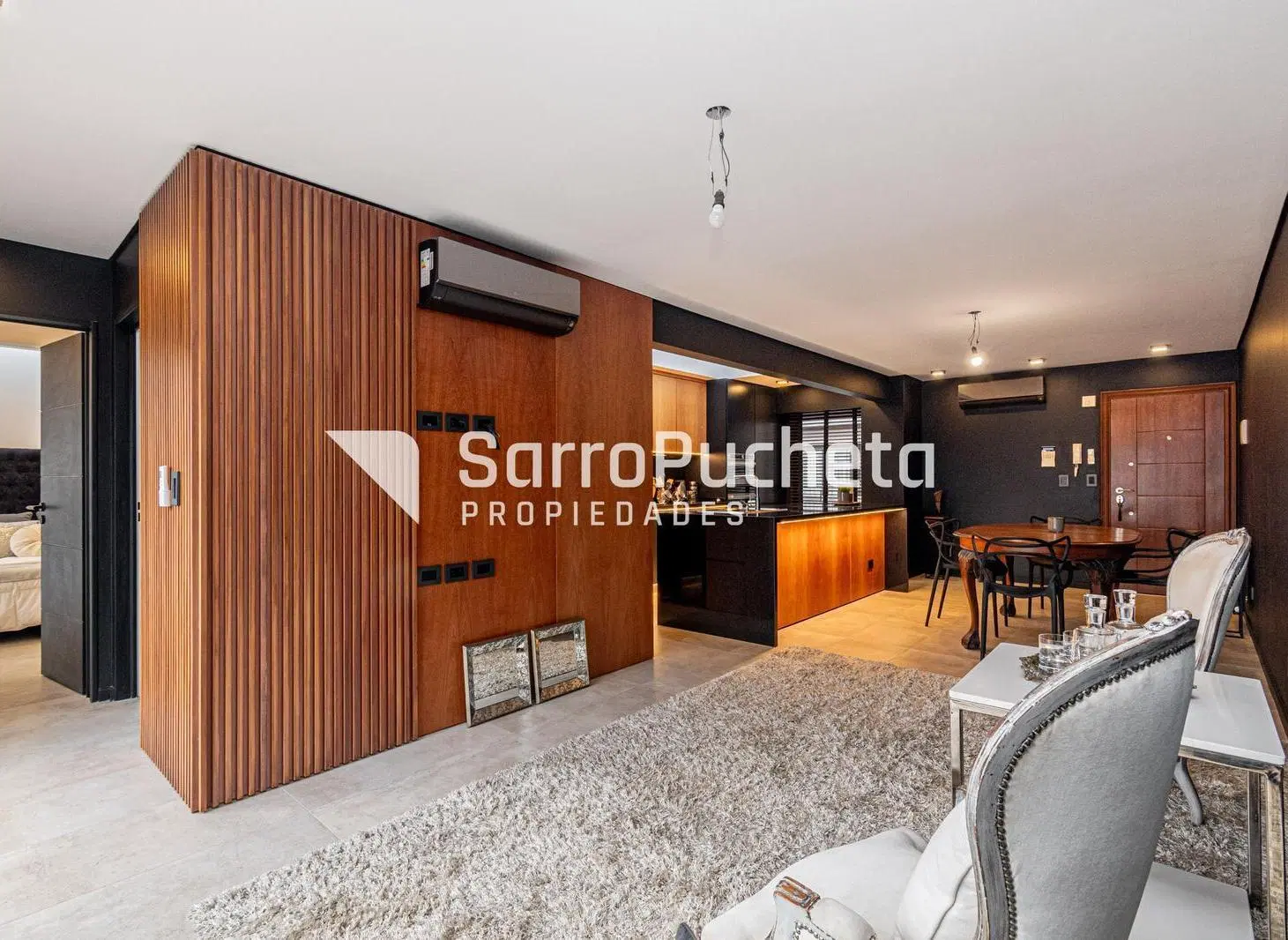 Venta semipiso de categoria 3 ambientes con parrilla en el balcón y cochera cubierta en Haedo. 3