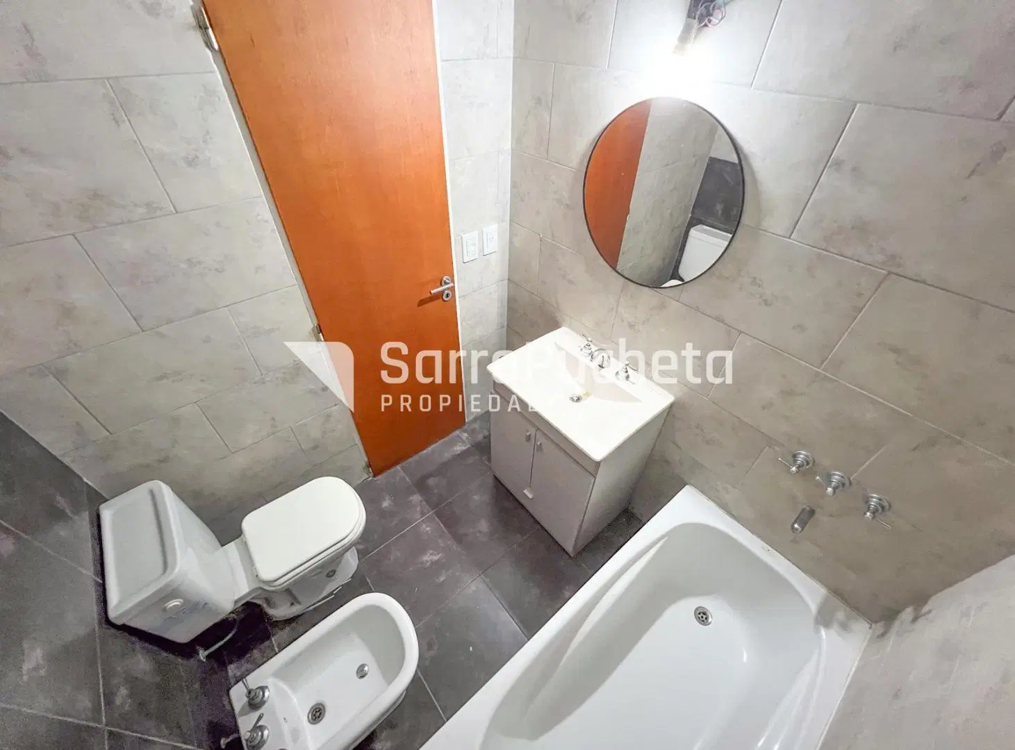 Venta departamento 2 ambientes con cochera en Moron Sur 2