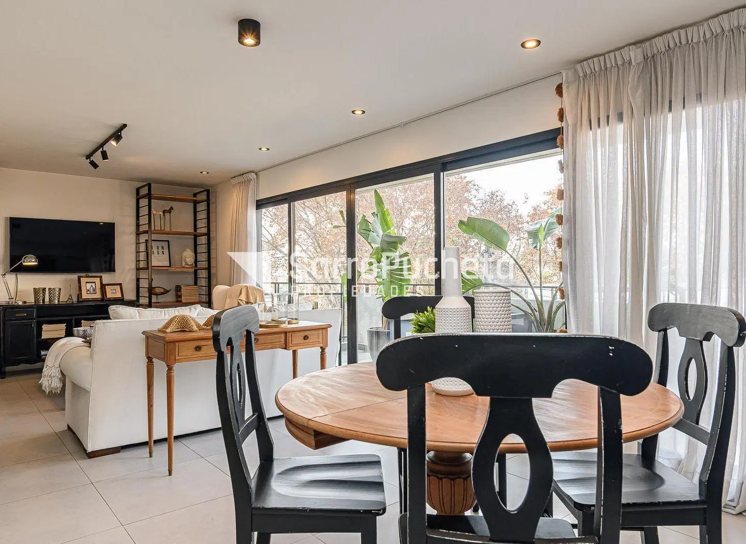 Venta departamento de 3 ambientes de categoría con amplio balcón aterrazado y cochera en Haedo. 8