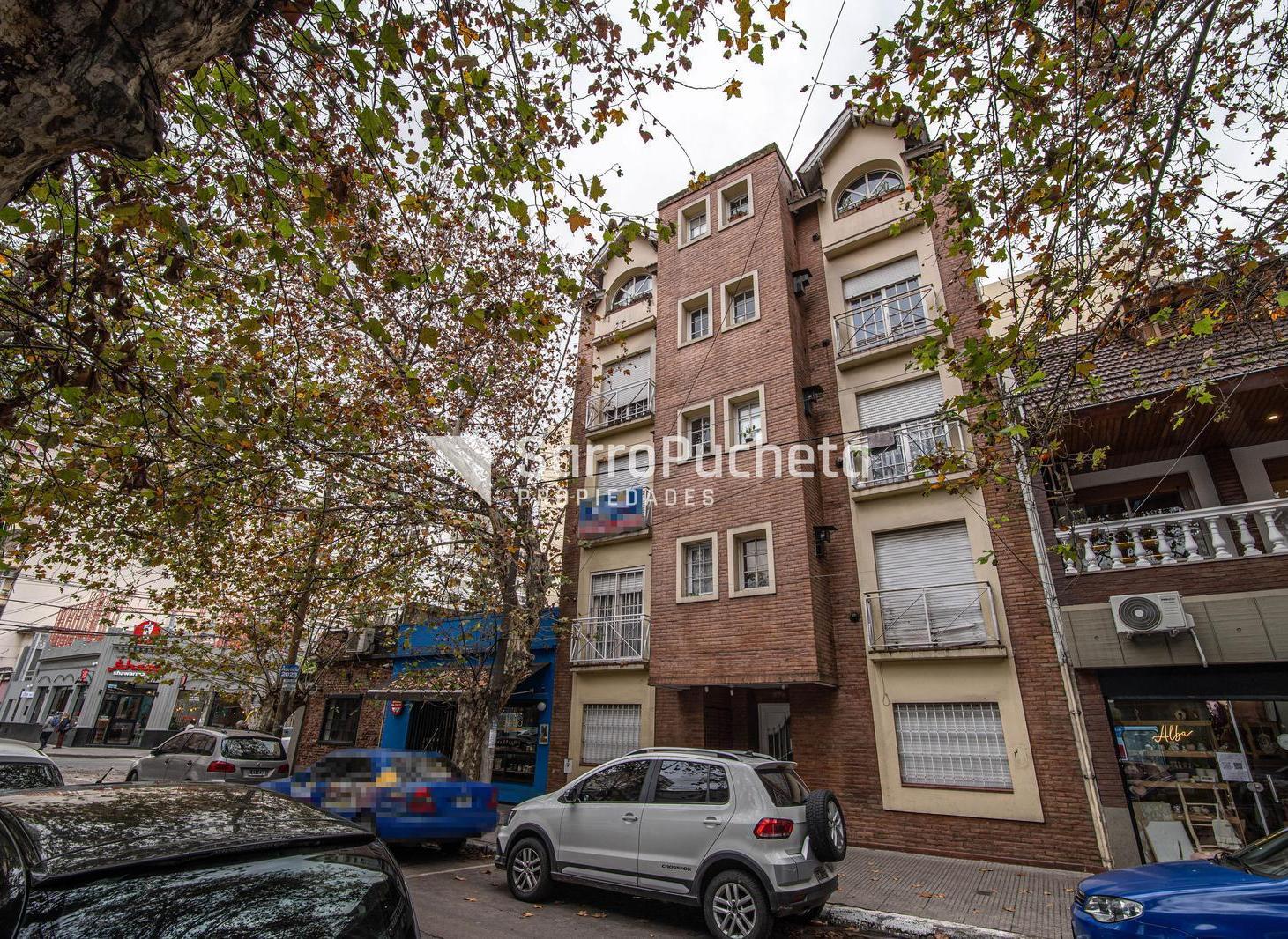 Venta departamento 2 ambientes en Ramos Mejia centro.