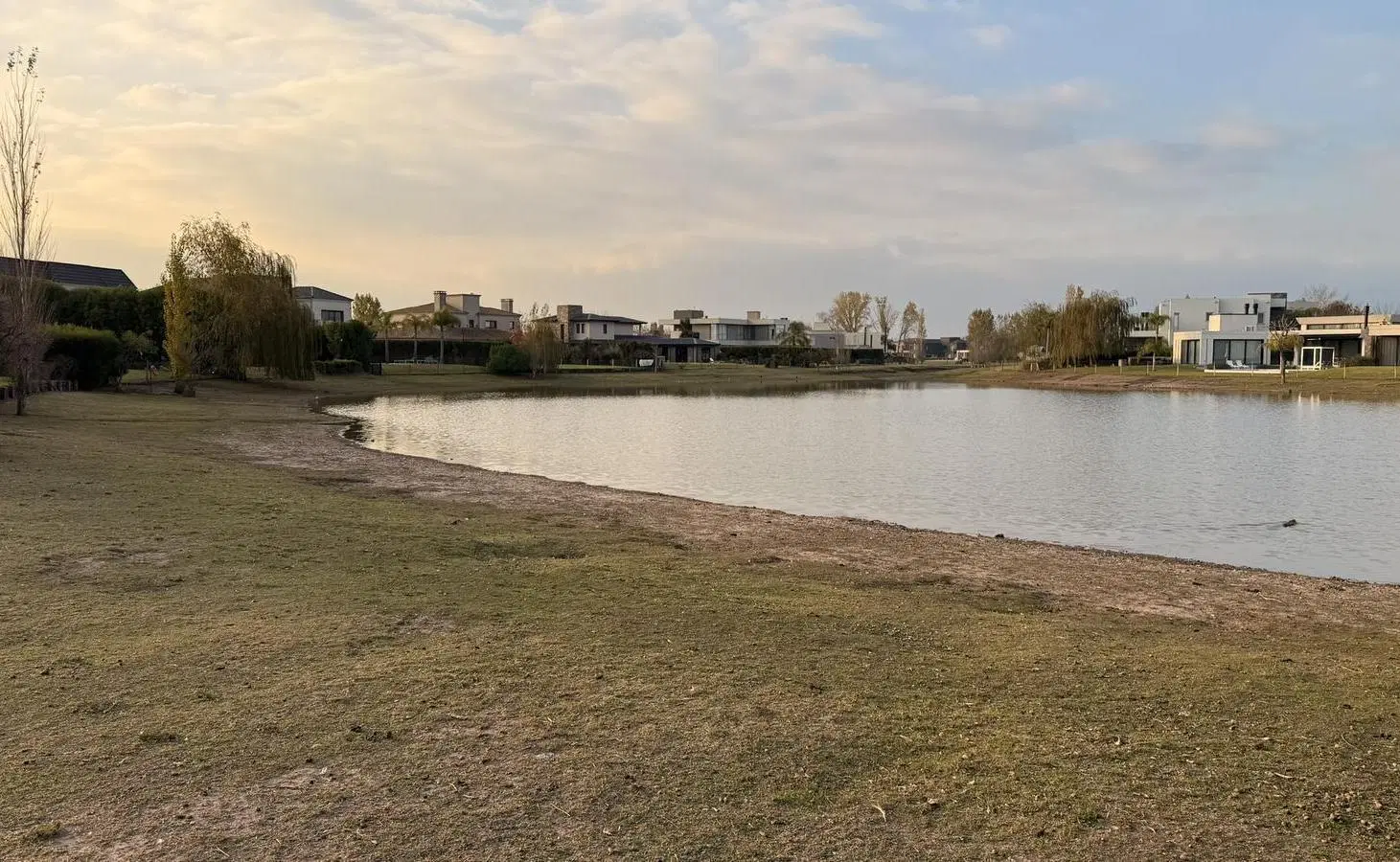 Lote de 1.013,80 m² con fondo a laguna en Terravista 5