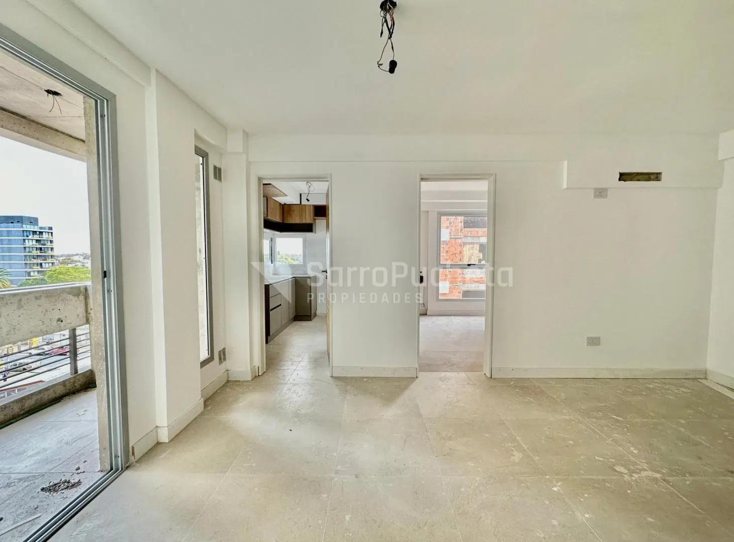 Venta departamento 2 ambientes con balcón y cochera en Morón Sur. 8