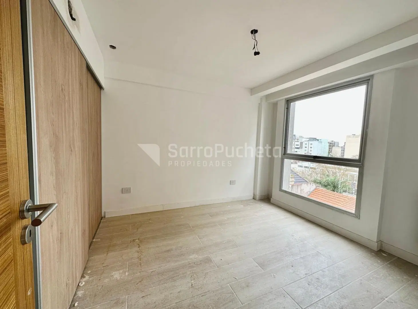 Venta departamento 2 ambientes con balcón y cochera en Morón Sur. 3