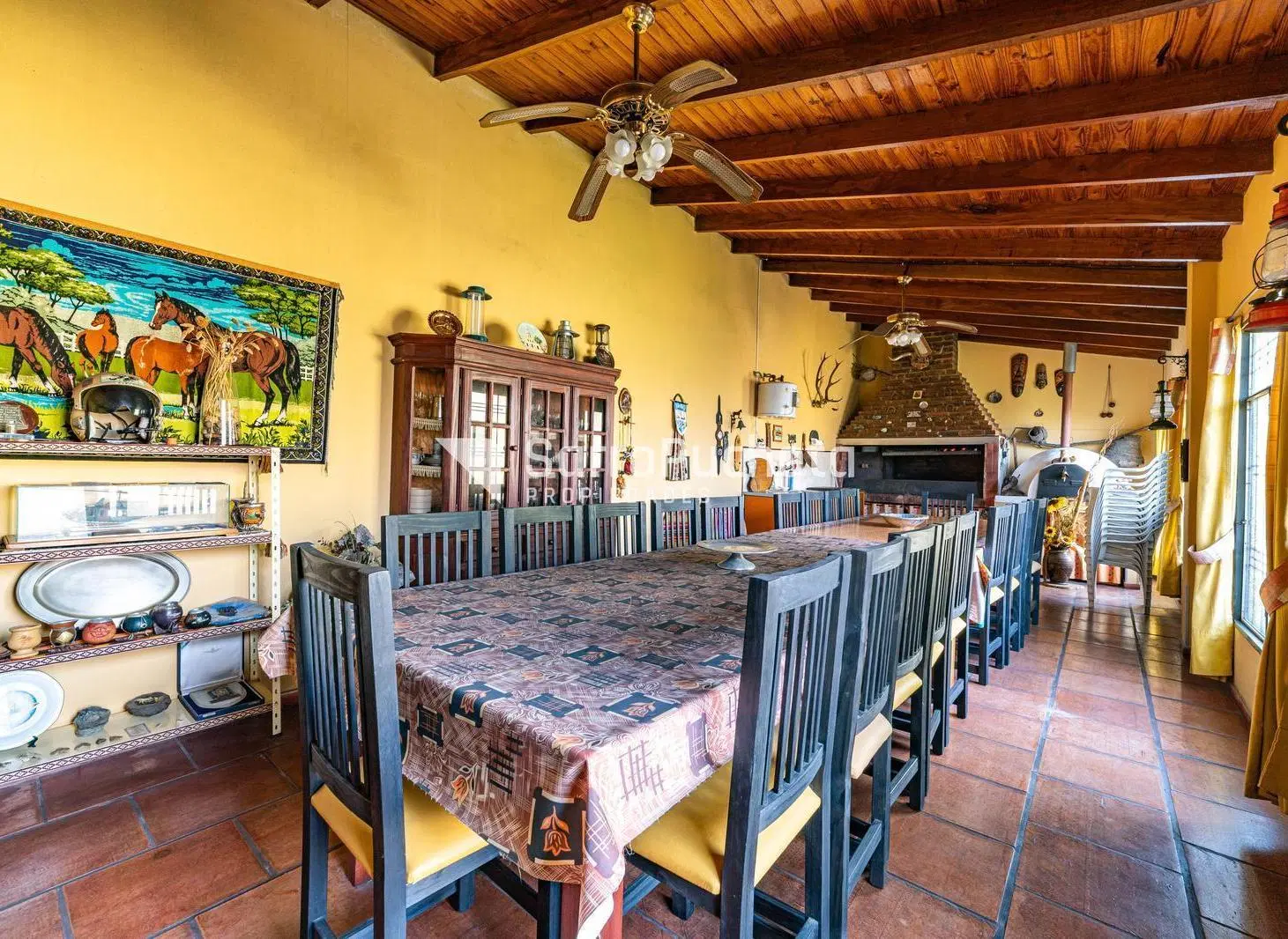 Venta casa 4 ambientes  con amplio parque y quincho en Morón 4
