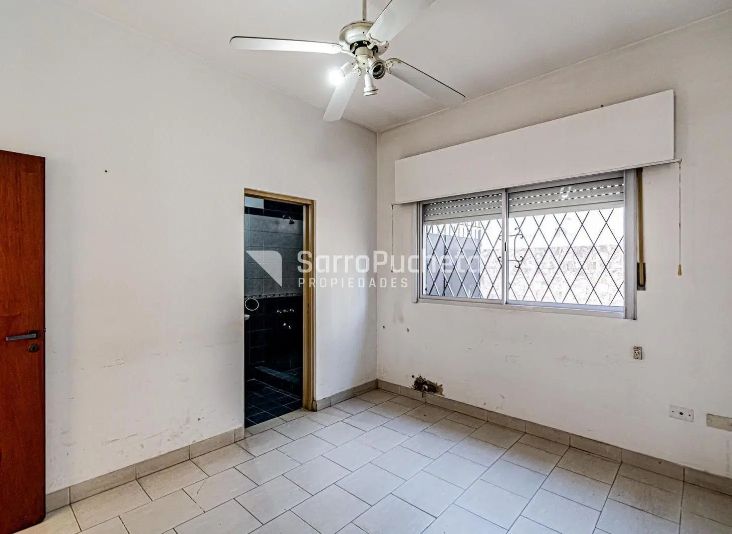 Venta casa de 4 ambientes con cochera y terraza en Merlo. 5
