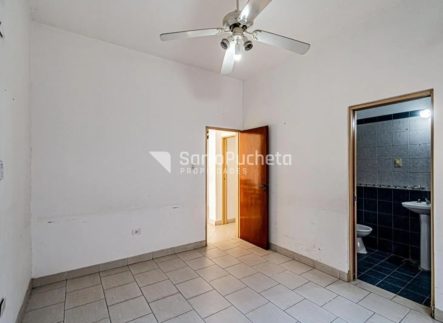 Venta casa de 4 ambientes con cochera y terraza en Merlo. 8