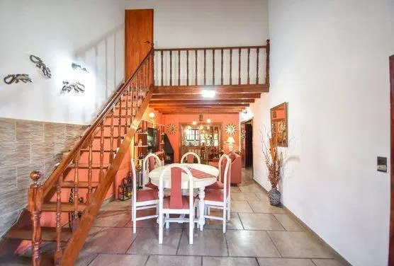 Venta casa multifamiliar 6 ambientes en Moron sur. 2