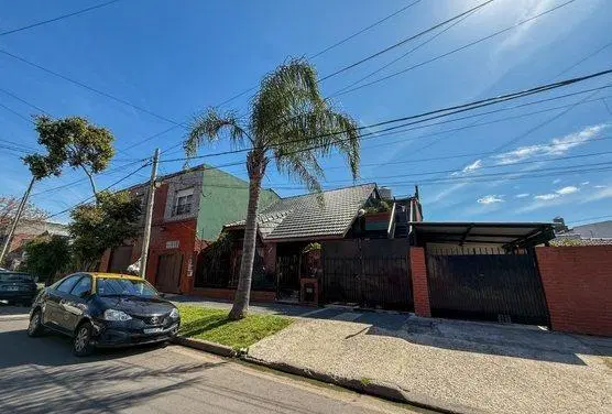 Venta casa multifamiliar 6 ambientes en Moron sur. 5