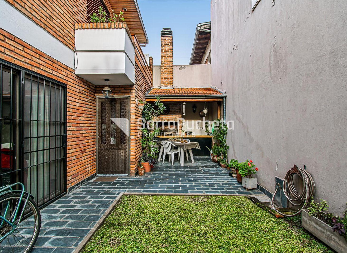 Foto de Venta casa 5 ambientes en Lomas del Mirador, imagen 3
