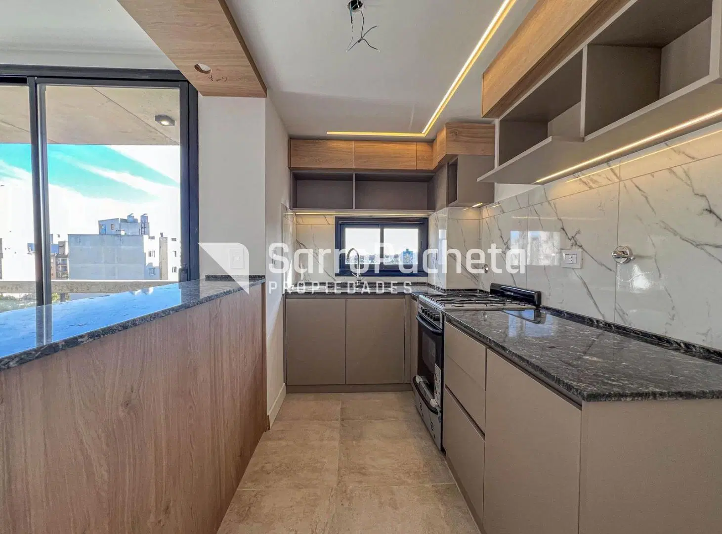 Venta departamento 3 ambientes Moron centro (6°A) 1