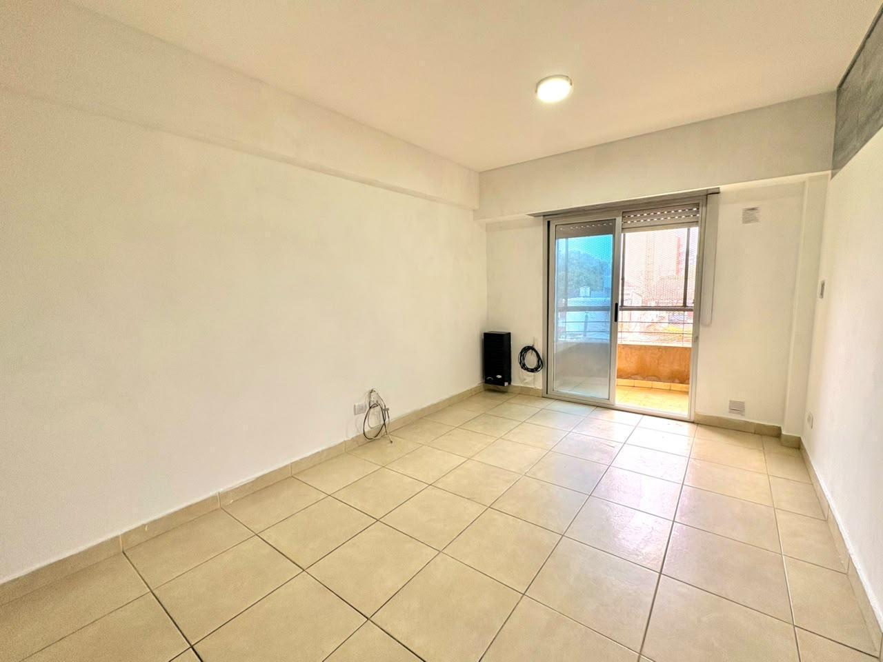 Foto de Venta departamento monoambiente con balcón en Morón., imagen 4