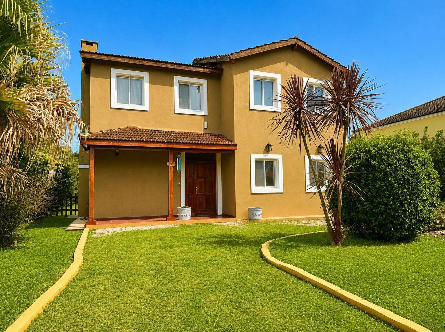 Foto de VENTA CASA 4 AMB +DEPEND. BARRIO ACACIAS BLANCAS, imagen 1
