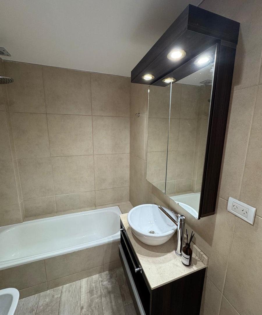Foto de Alquiler departamento 3 ambientes con balcón y cochera en El palomar, imagen 4
