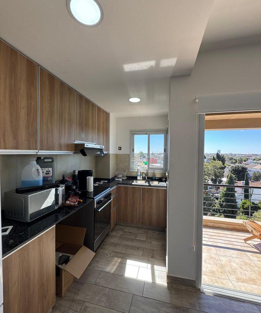 Foto de Alquiler departamento 3 ambientes con balcón y cochera en El palomar, imagen 1