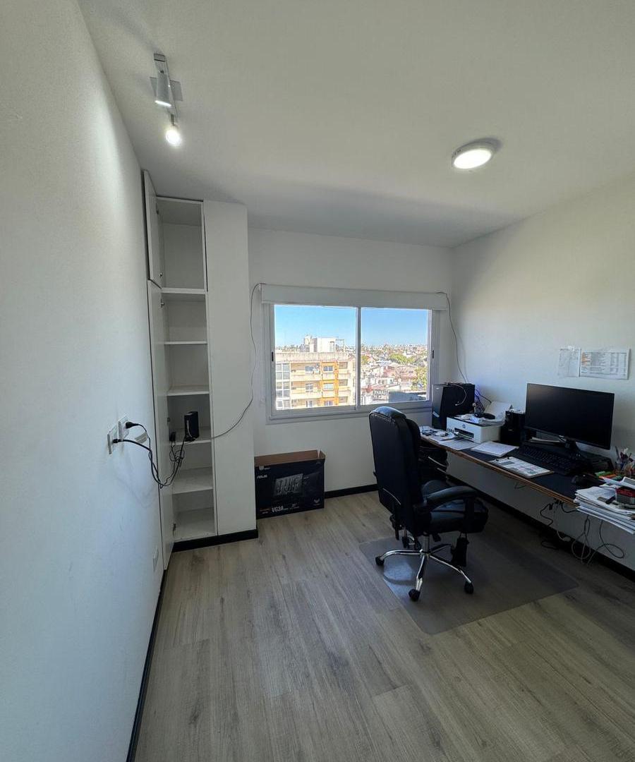 Foto de Alquiler departamento 3 ambientes con balcón y cochera en El palomar, imagen 3