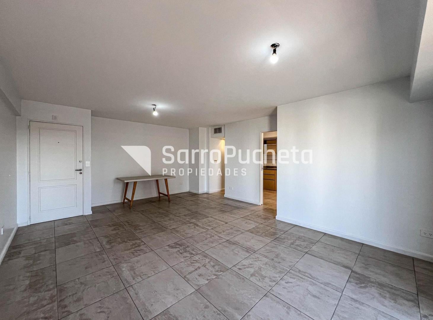 Foto de Venta departamento 4 ambientes con cochera y baulera en Morón, imagen 2