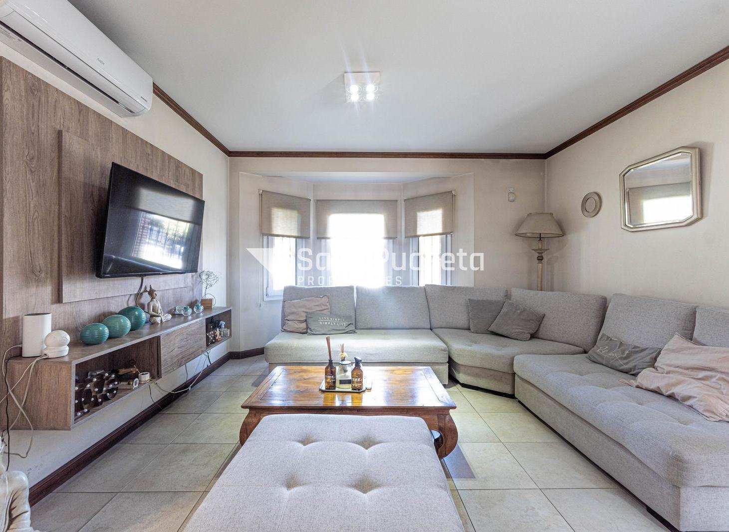 Foto de Venta casa 6 ambientes con pileta en Castelar Norte, imagen 1
