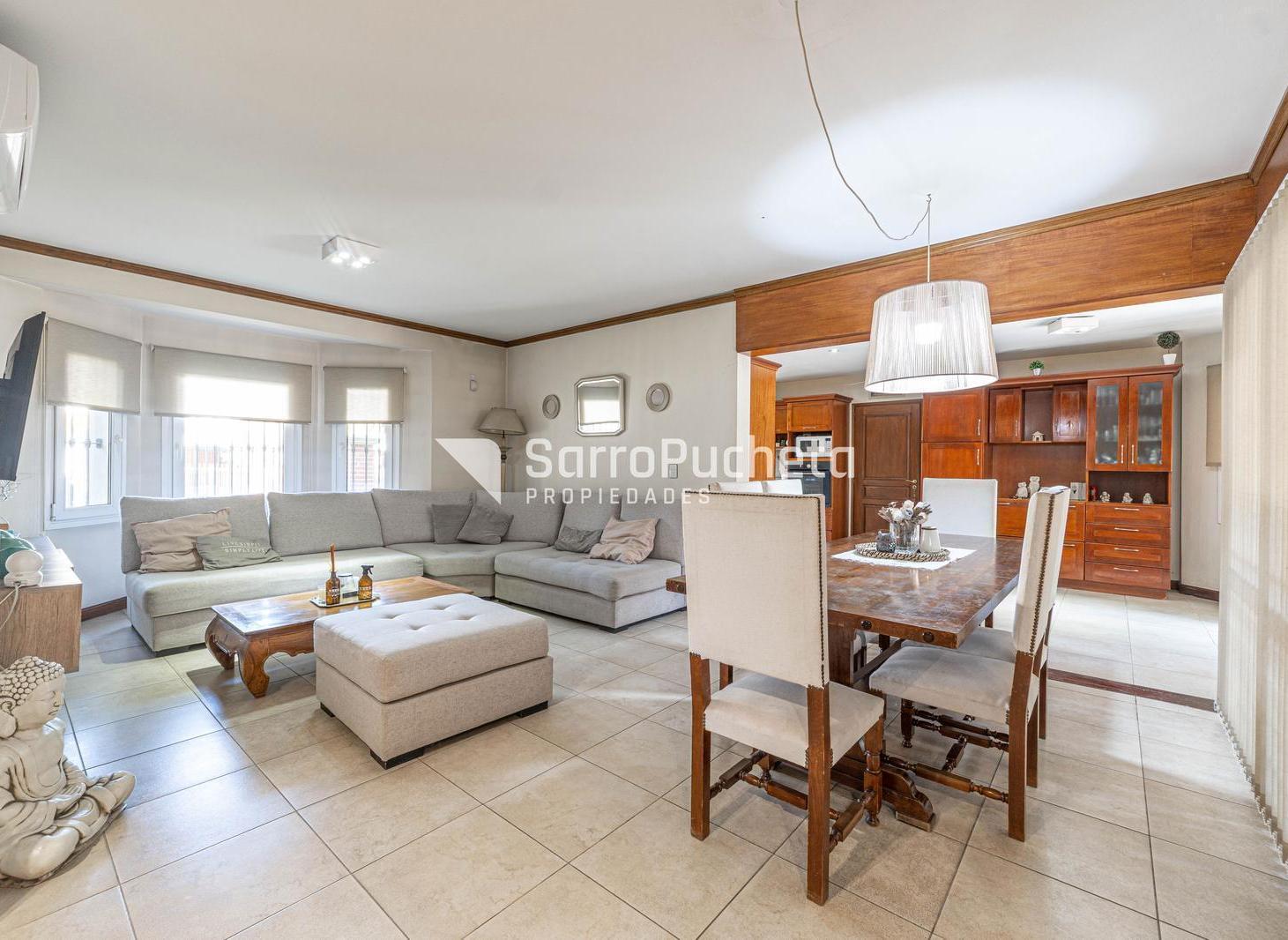 Foto de Venta casa 6 ambientes con pileta en Castelar Norte, imagen 3
