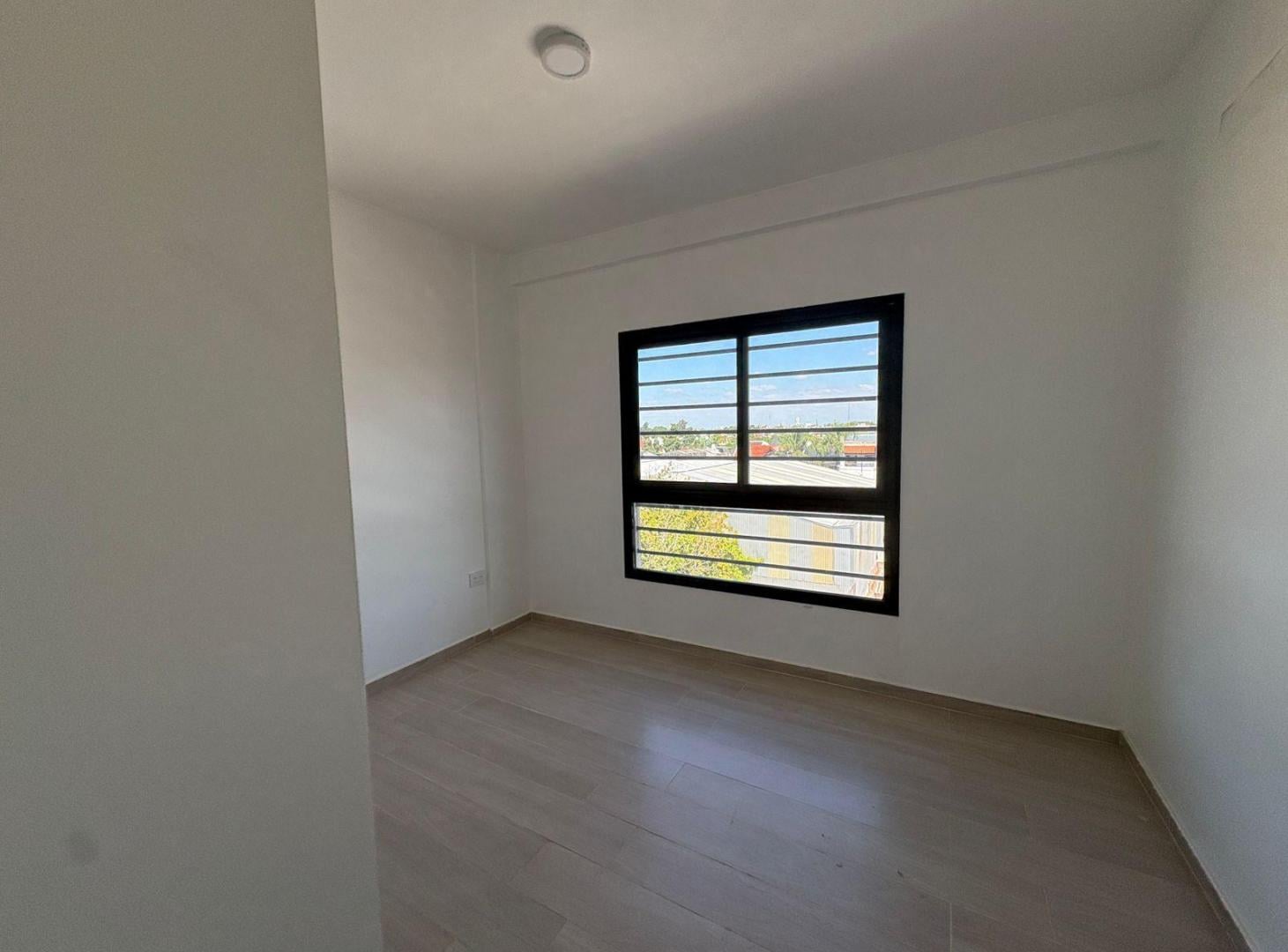 Foto de Alquiler departamento 2 ambientes con cochera en Ramos Mejia, imagen 2