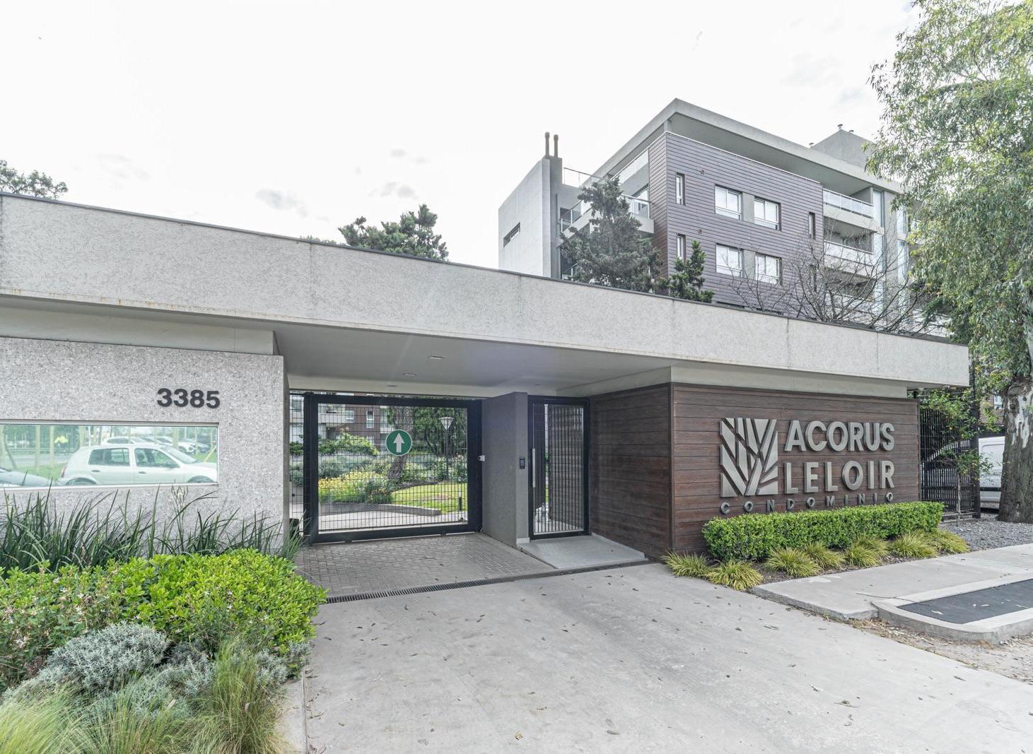 Foto de Venta departamento 3 ambientes con cochera en Villa Udaondo, imagen 2