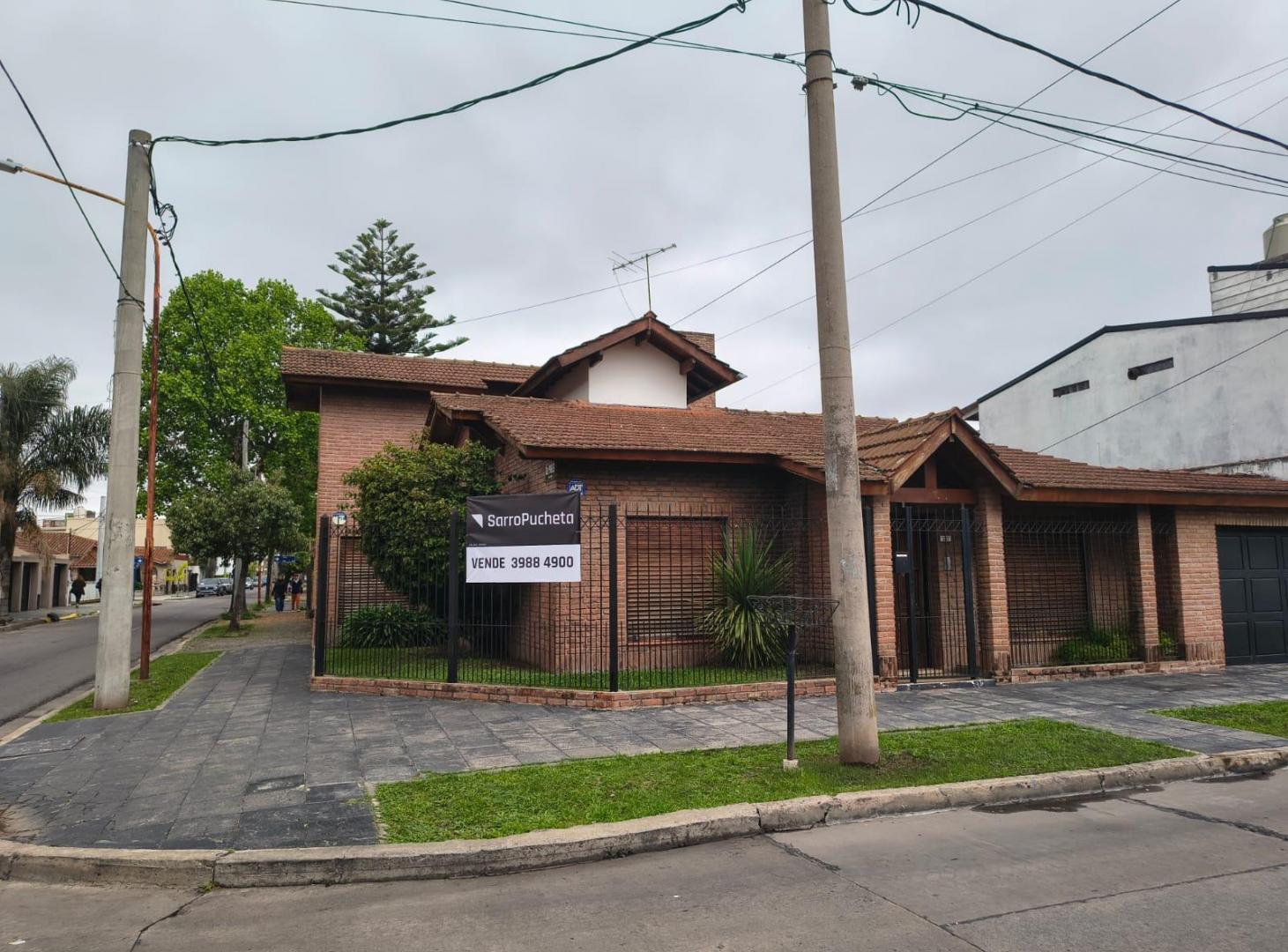 Foto de Venta casa 5 ambientes con patio, cochera y parrilla, Ramos Mejia, imagen 1