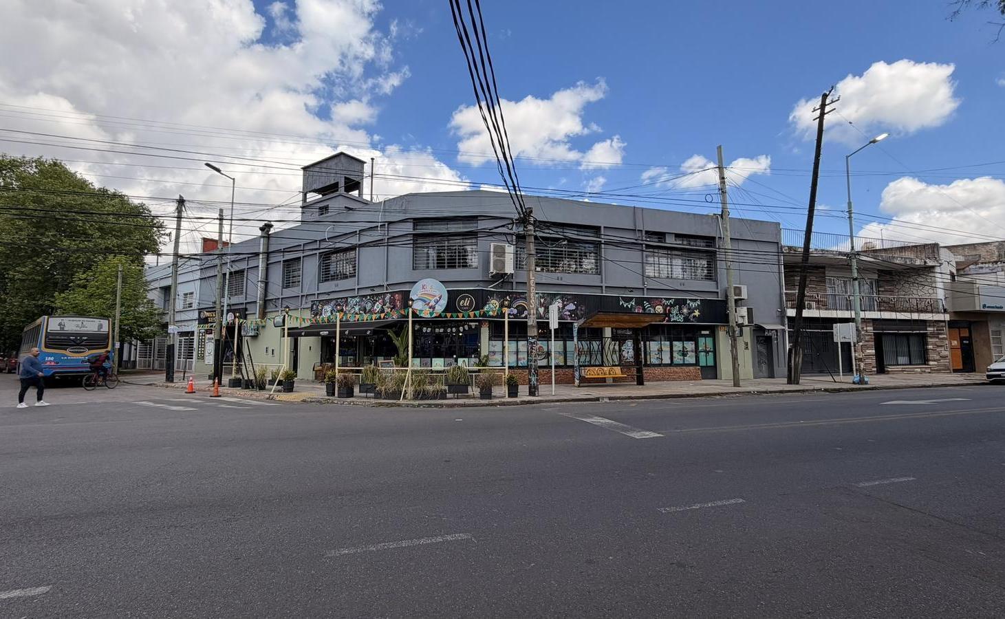 Foto de Terreno sobre Avda Rivadavia en Haedo, imagen 4