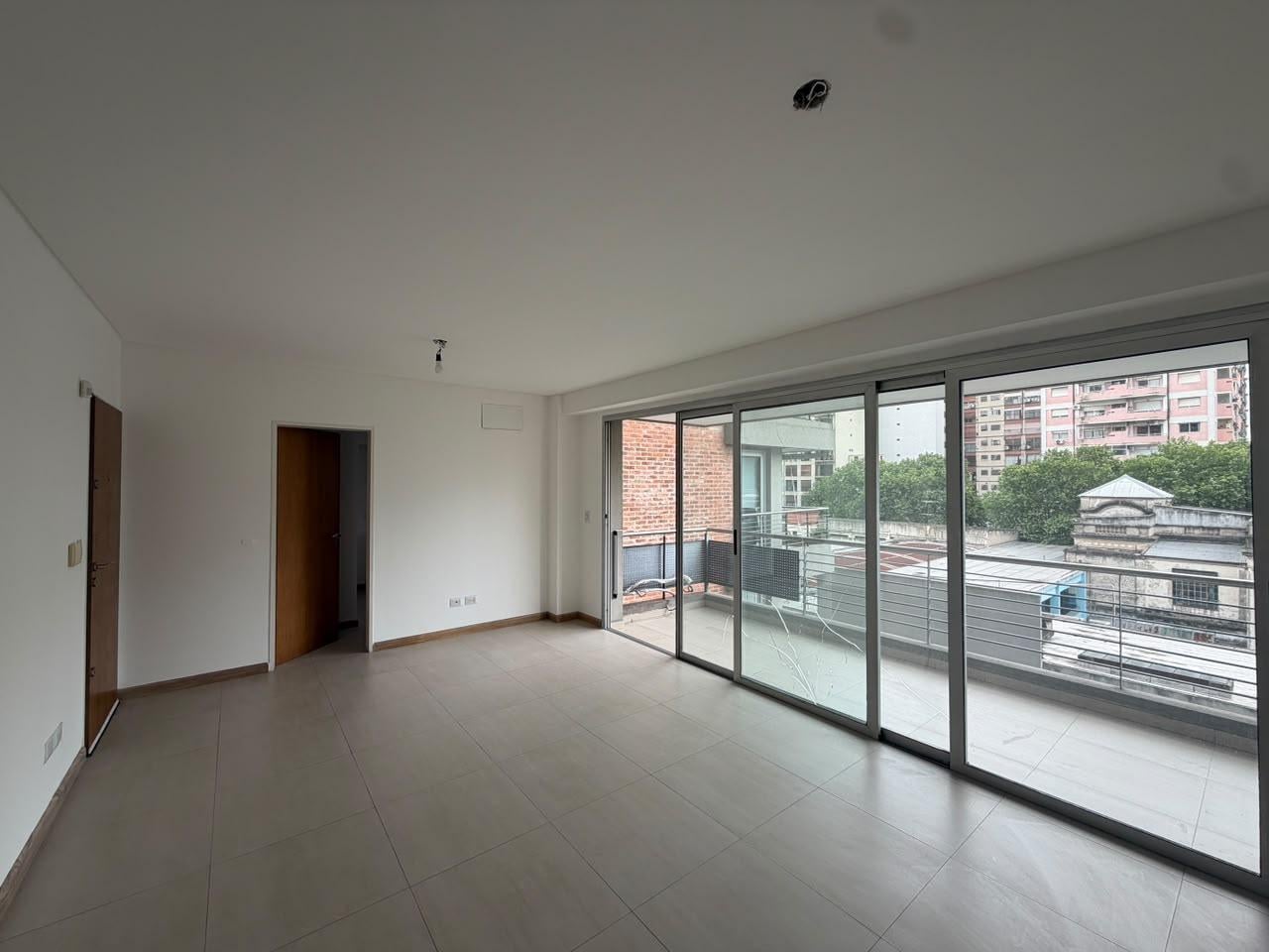 Foto de Alquiler departamento dos ambientes premium, Ramos Mejía Centro, imagen 1