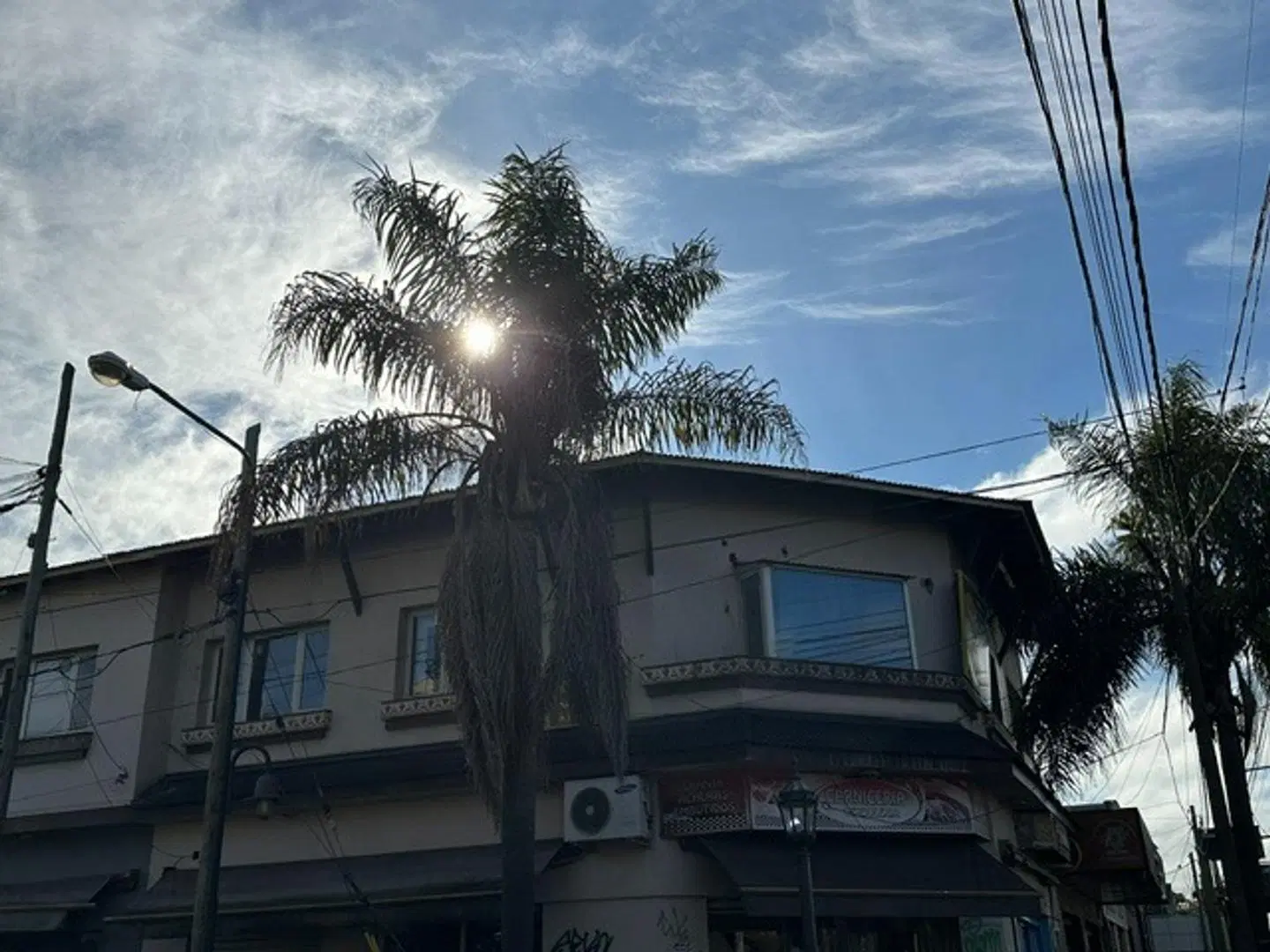 Oficina en alquiler en 1° piso Don Torcuato 3