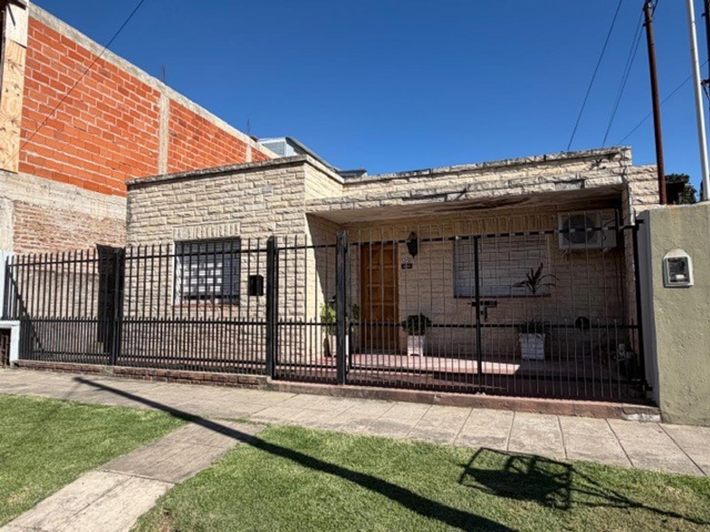 Foto de Casa 3 ambientes a la venta en Don Torcuato, imagen 1
