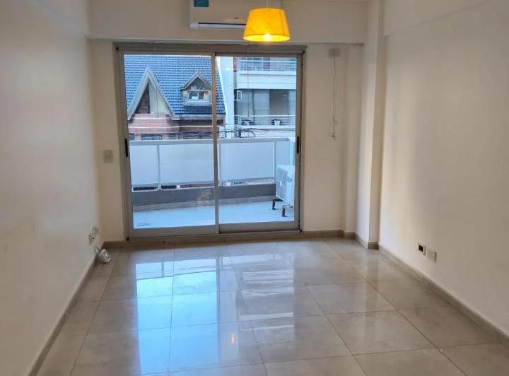 DUEÑO VILLA URQUIZA IMPECABLE DOS AMBIENTES C/PATIO COCHERA OPCIONAL 2