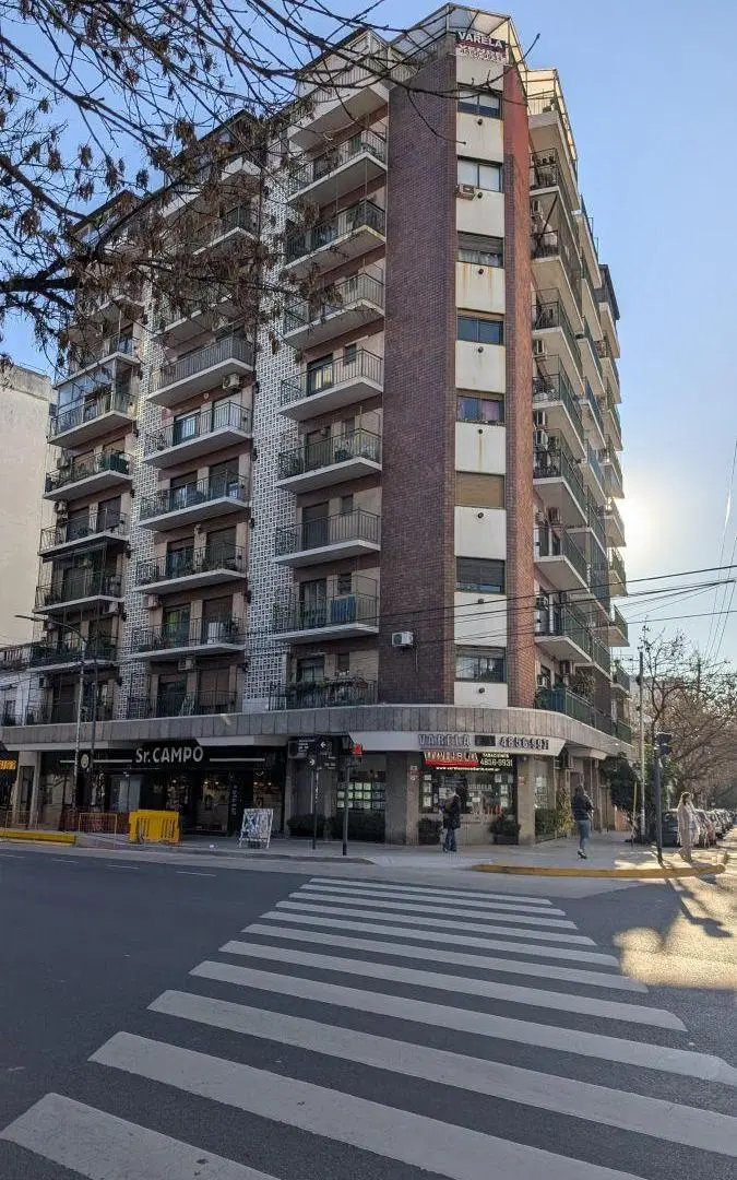 ALQUILO CUATRO AMBIENTE PISO 7 MUY LUMINOSO BAJAS EXPENSAS 5