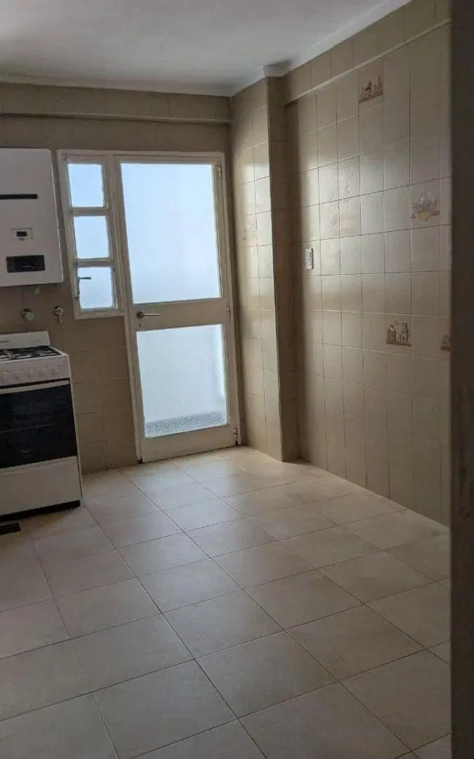 ALQUILO CUATRO AMBIENTE PISO 7 MUY LUMINOSO BAJAS EXPENSAS 2