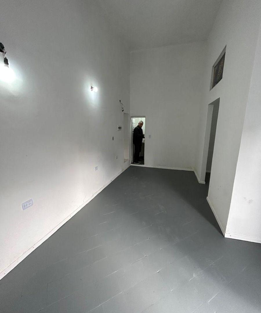Foto de Galpon de 40 m² en alquiler en Liniers, imagen 3