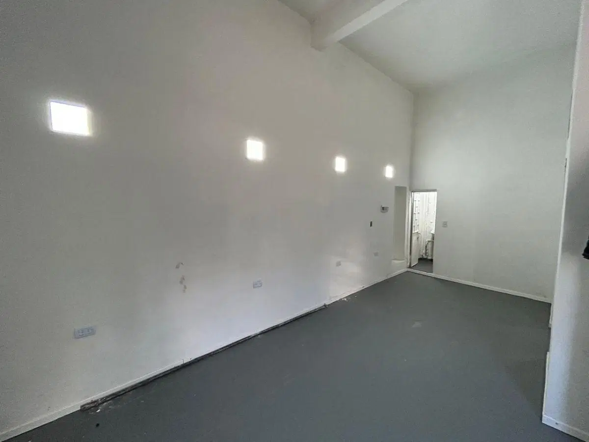 Depósito de 40 m² en alquiler en Liniers 4