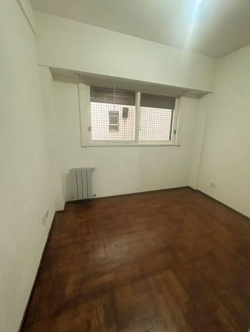 Departamento de 69 m2 cubiertos totales 77 con 3 dormitorios en venta en Flores 5