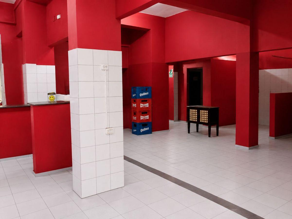 Foto de Depósito local comercial de 145 m² cubiertos en alquiler en Liniers, imagen 1