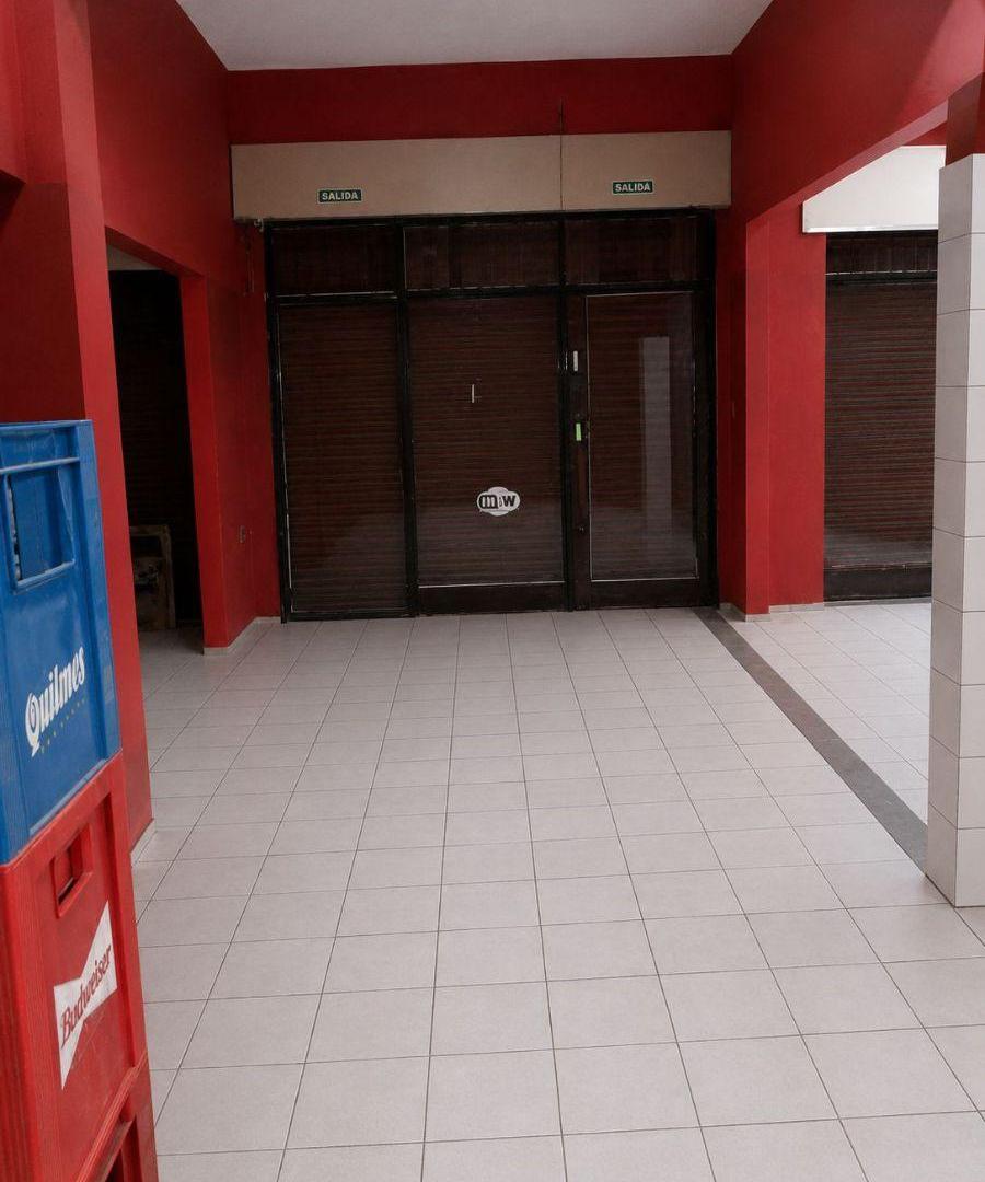 Foto de Depósito local comercial de 145 m² cubiertos en alquiler en Liniers, imagen 4