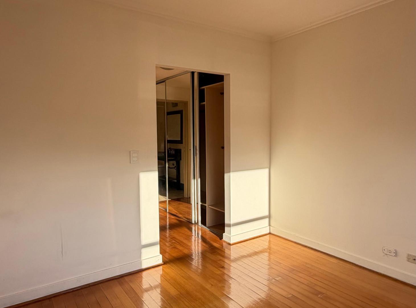 Foto de Departamento de 64 m² 1 dormitorio cochera en alquiler en Bayres Puerto, imagen 3