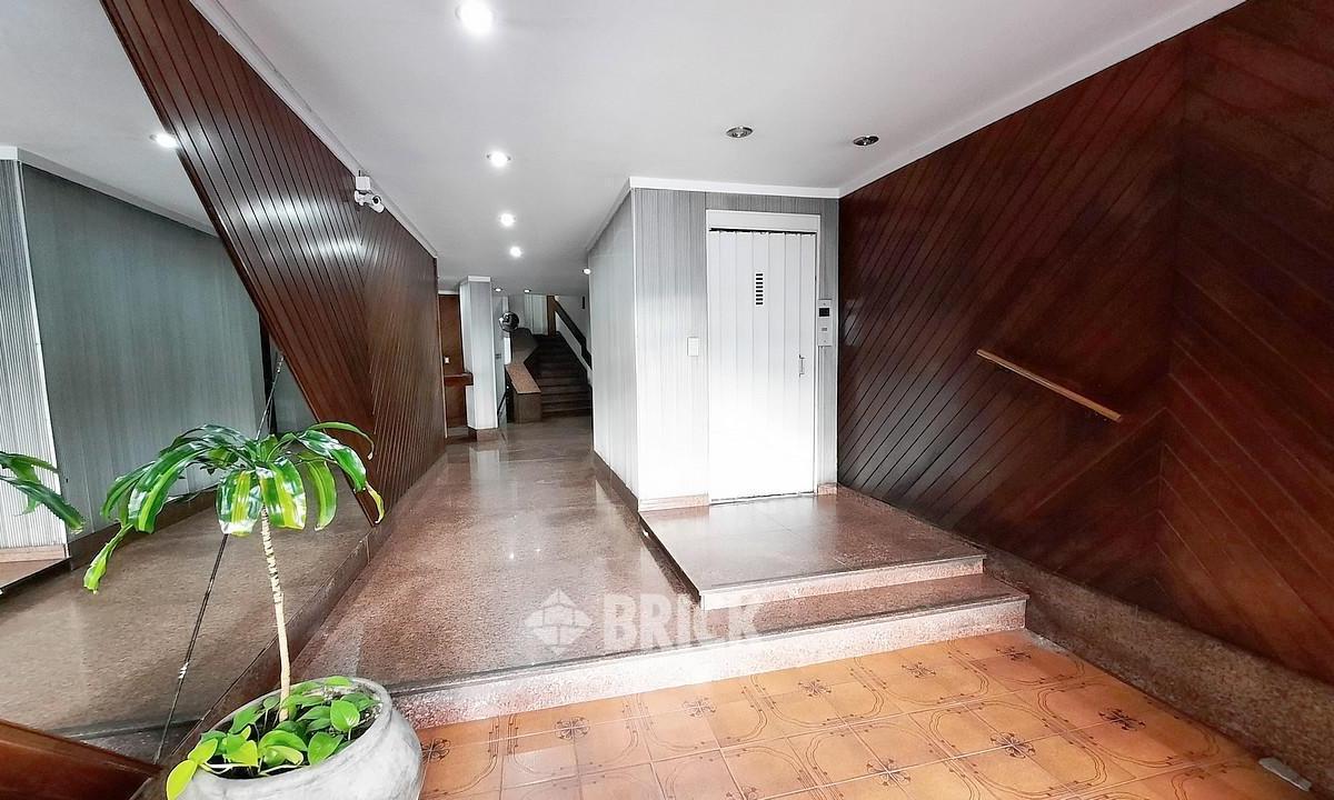 Semip en French y Av Mitre - Frente Impecable Balcon T/sol D/entrada Gran Living - Avellaneda 4