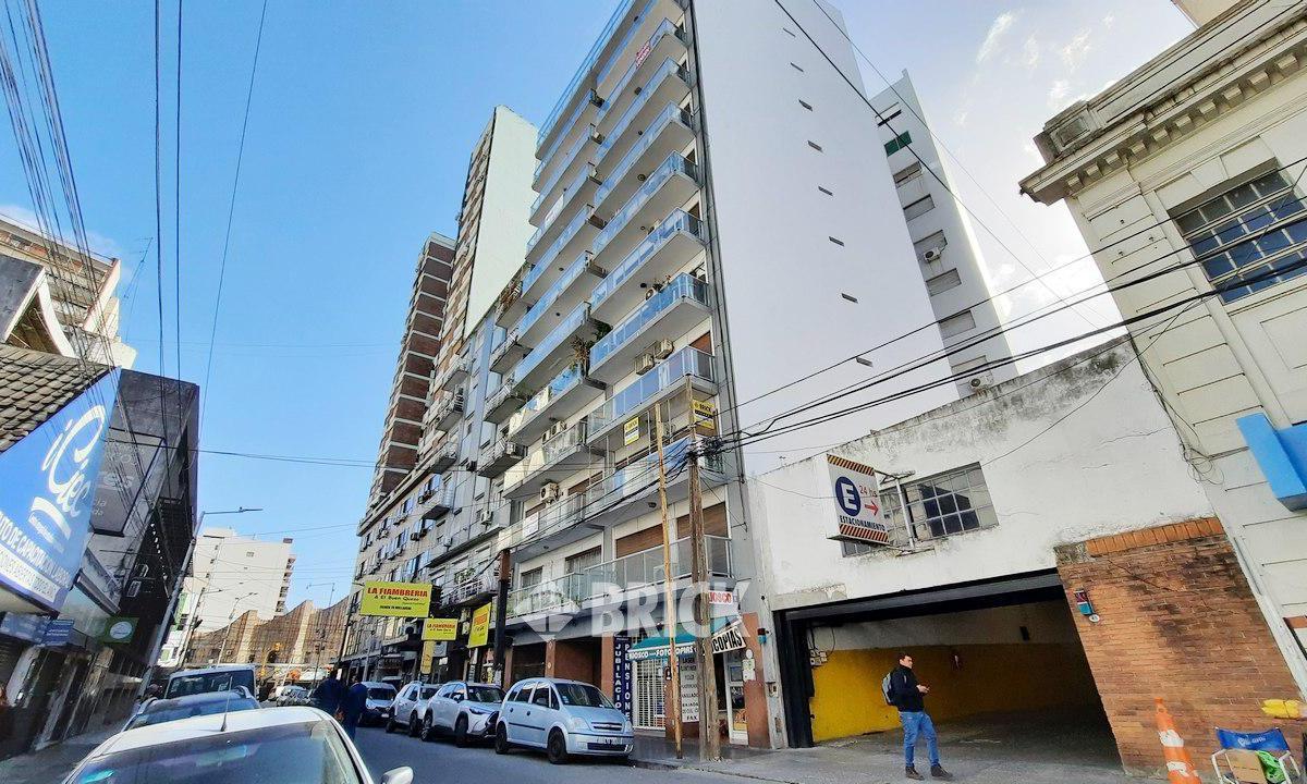 Semip en French y Av Mitre - Frente Impecable Balcon T/sol D/entrada Gran Living - Avellaneda 3