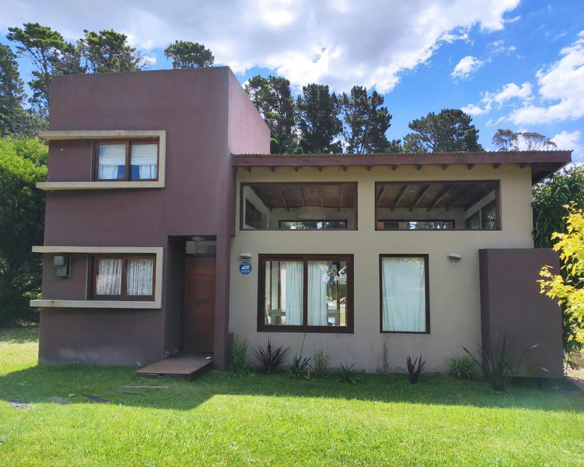 Venta en Block de 2 Casas en Espectacular Lote de 726 M²? 170 m² Cubiertos Totales 1