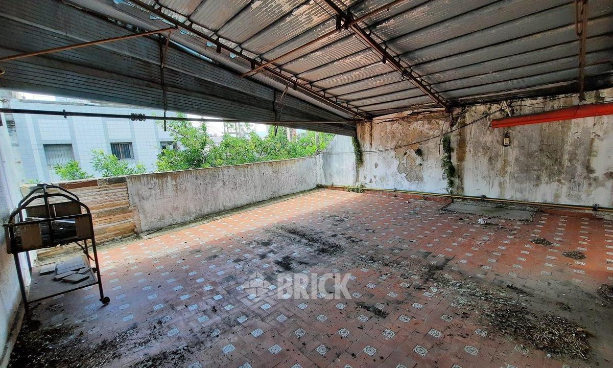 A Refaccionar PH S/exp y Al Fte en Brasil Al 1400 - 200 m² Tot Aprox T/tza T/sol 4