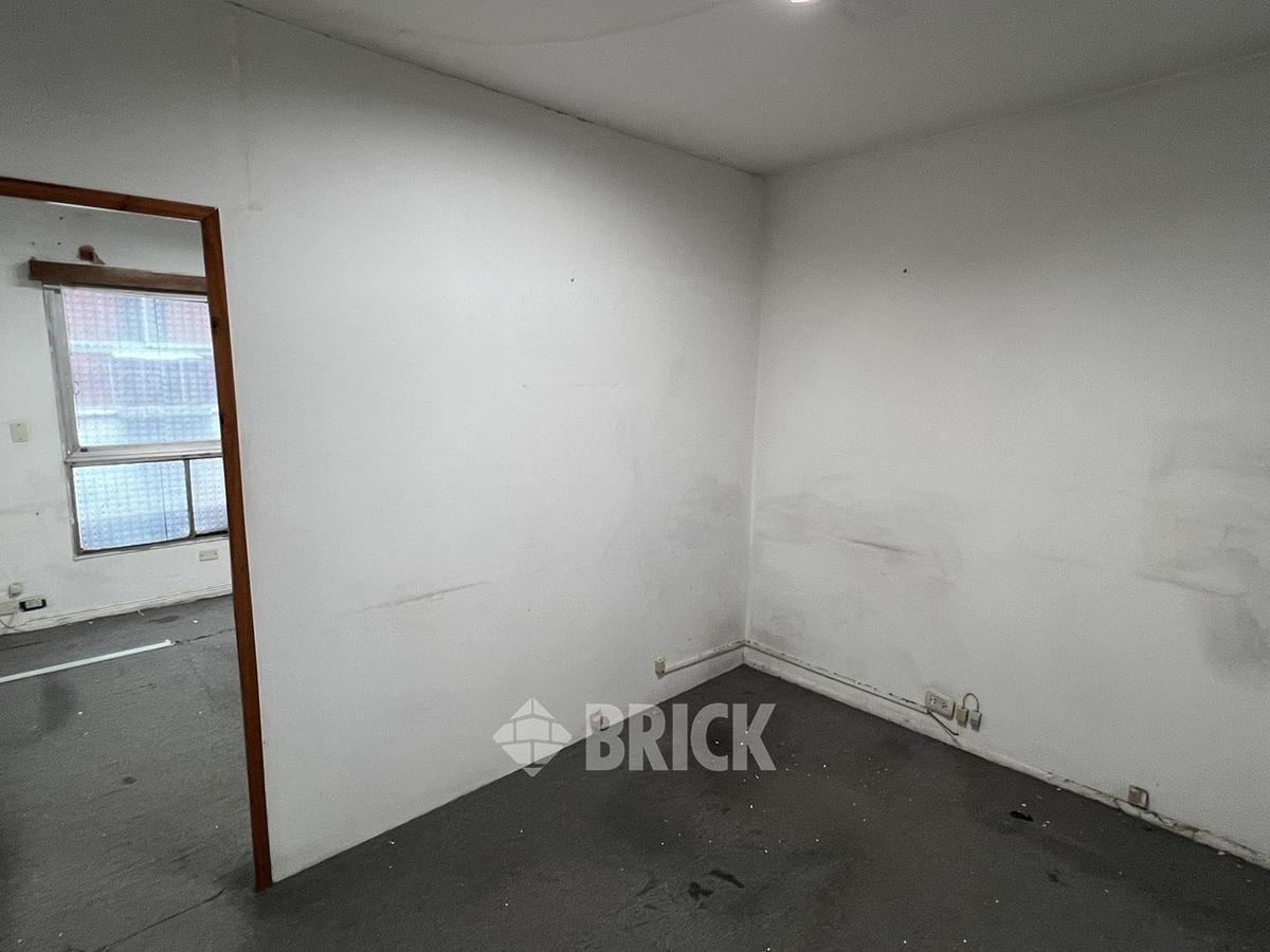 Oficina 18 m² en Maipu y Av Corrientes - Centro 2