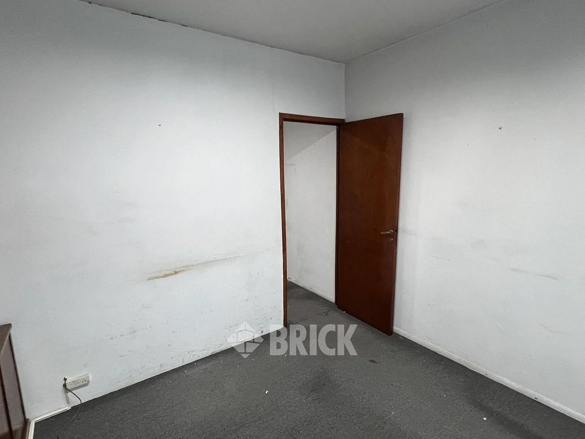 Oficina 18 m² en Maipu y Av Corrientes - Centro 1