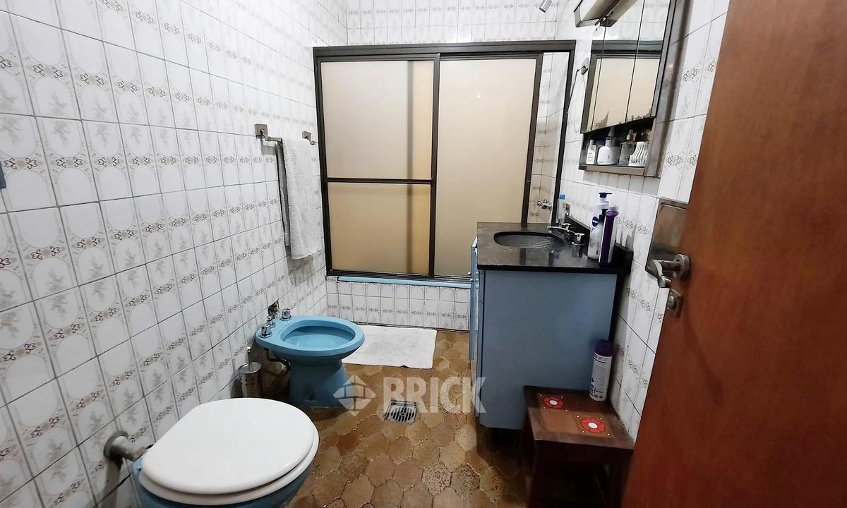 Casa en Lote de 8.66x31.75 m en Santa Catalina Al 1300 - 167 m² Cub Posib Garage P/2 Autos 1