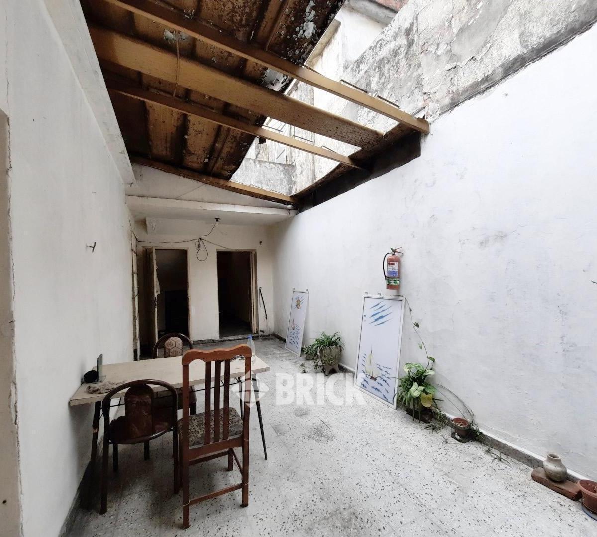 Lote de 7.34x18.39 m en 15 de Noviembre de 1889 Al 1300 - a Construir 740 m² 2