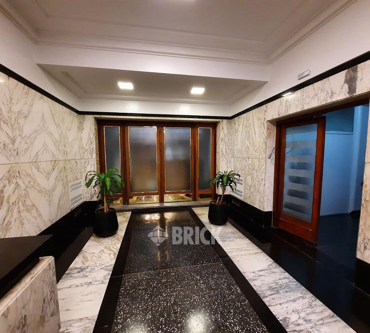 Espectacular Oficina en Planta Libre de 364 m² en Mitre y Diagonal Norte - Gran Patio 4