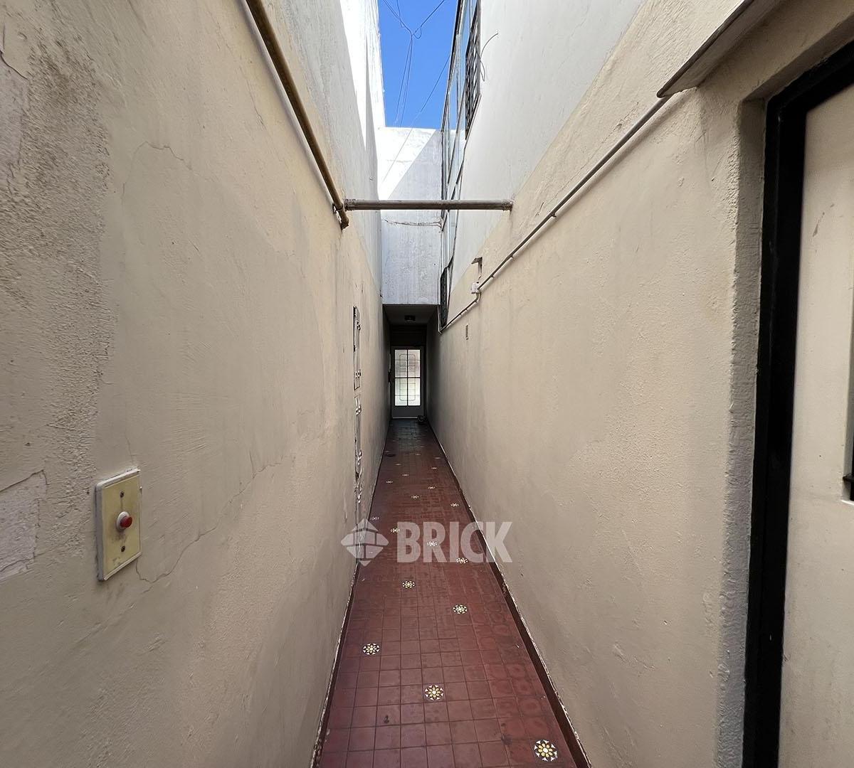PH S/expensas en Arengreen Al 1300 - Todo a Nuevo Gran Patio con Techo Corredizo Muy Luminoso 3