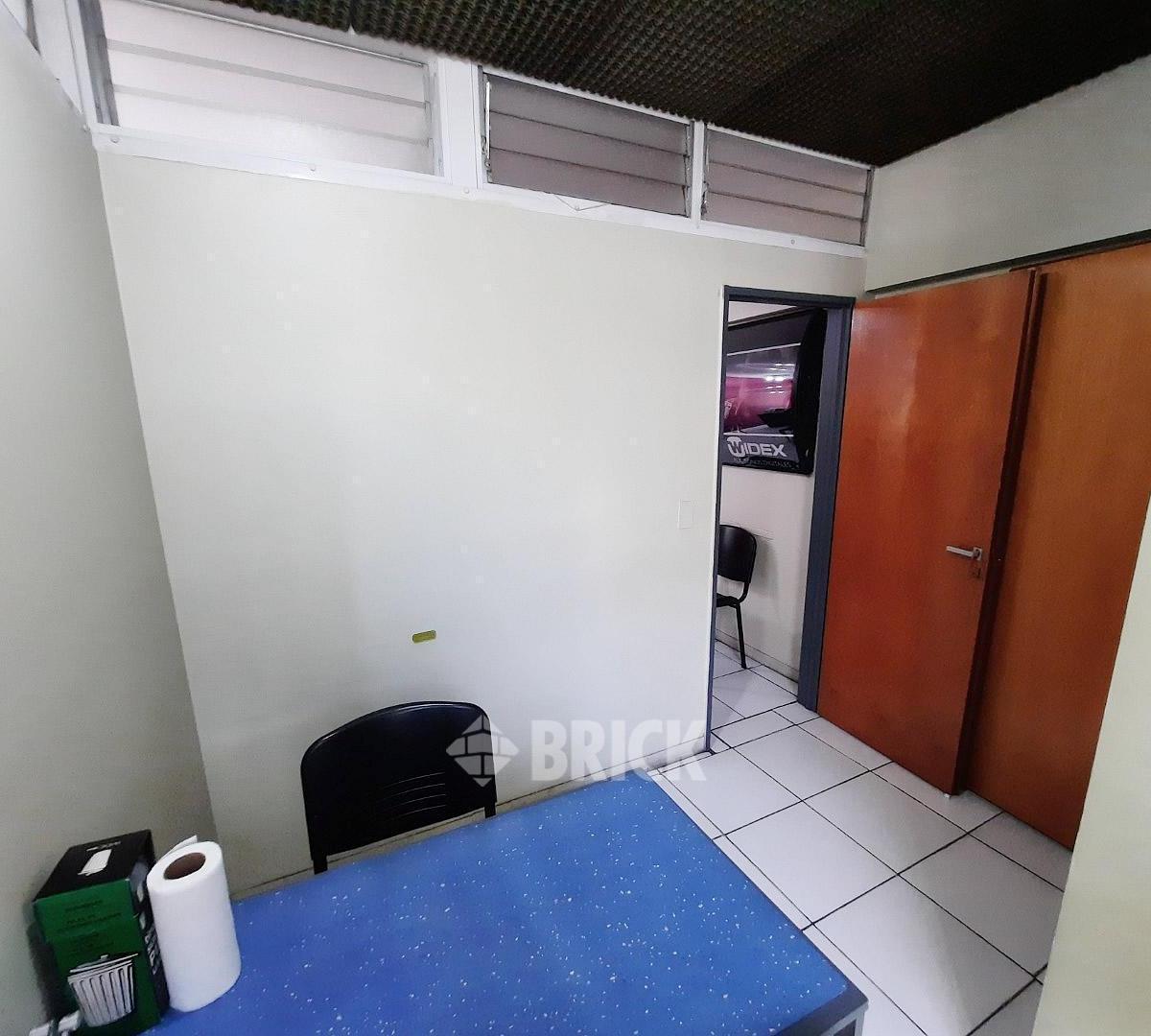 Foto de OFICINA EN LAVALLE AL 1500 - T/AL FTE IMPECABLE T/SOL T/EXTERNO, imagen 4